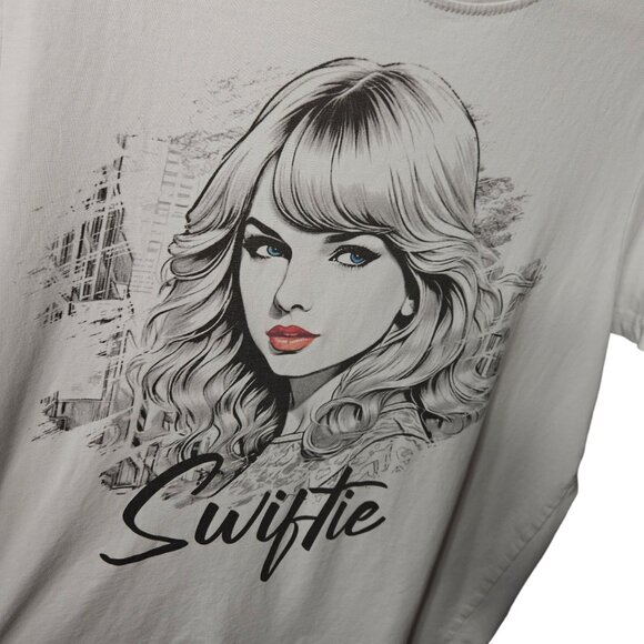 TisSho Swiftie Graphic Tee Shirt L White - Picture 4 of 4